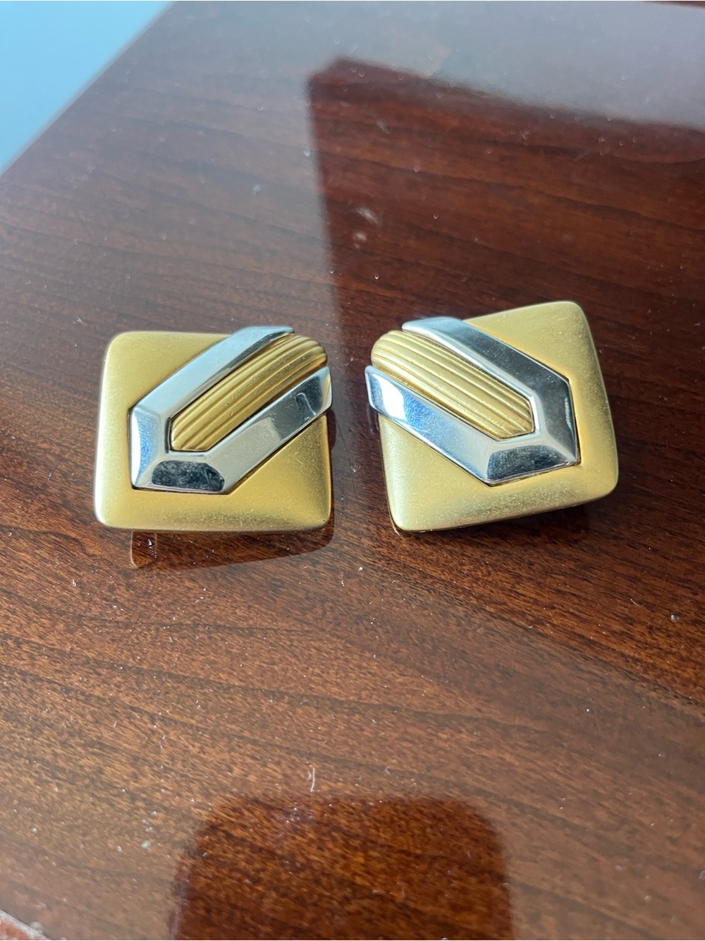 VTG 80โs Retro Gold and Silver Geometric Clip-On Earrings